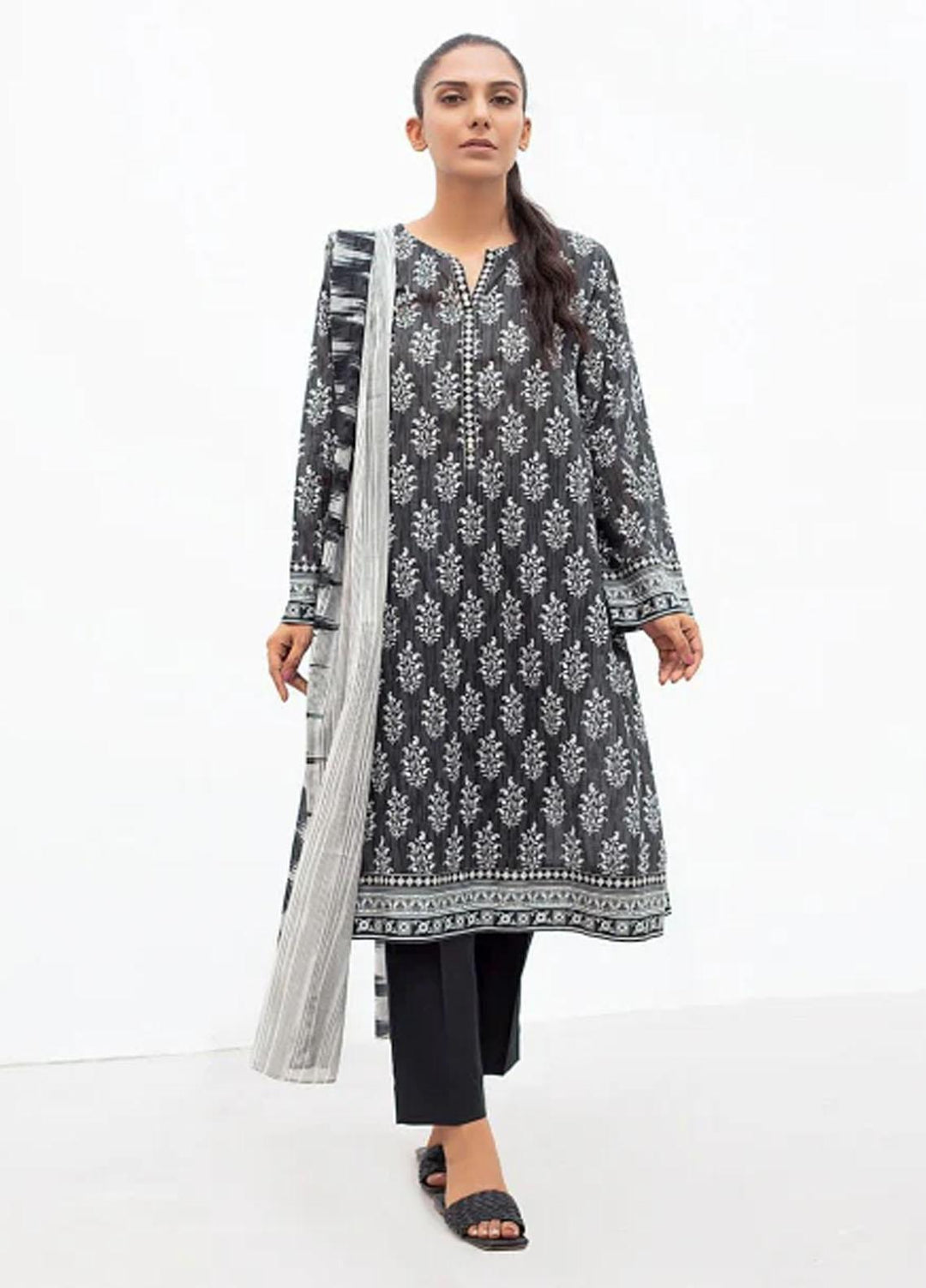 Zellbury Printed Lawn Suits Unstitched 3 Piece ZB23M WUC22X30638 - Summer Collection