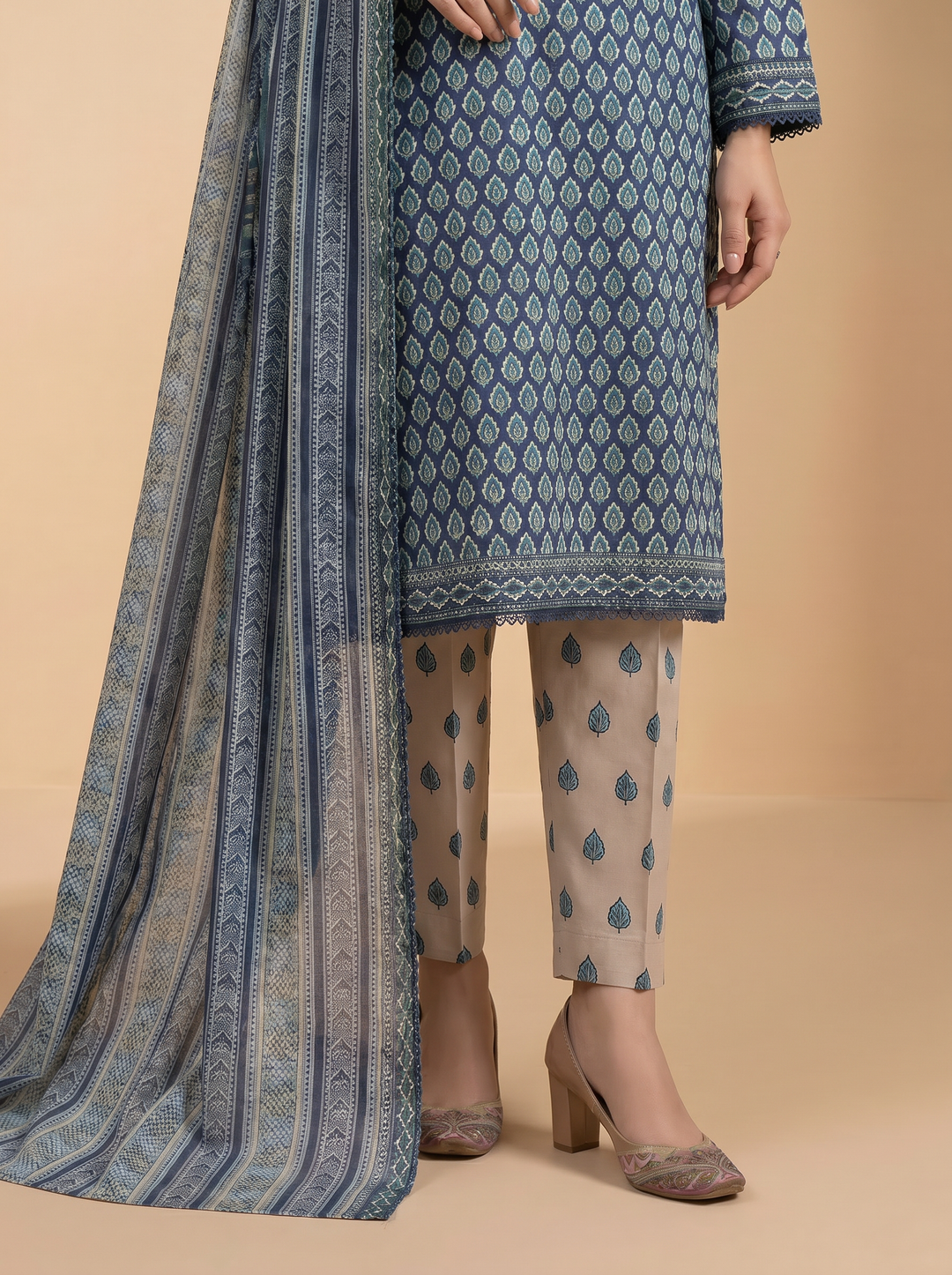 Daily Wear by HZ Textiles Unstitched Embroidered Lawn 3 Piece Suit PDW - 3318 Casual Collection