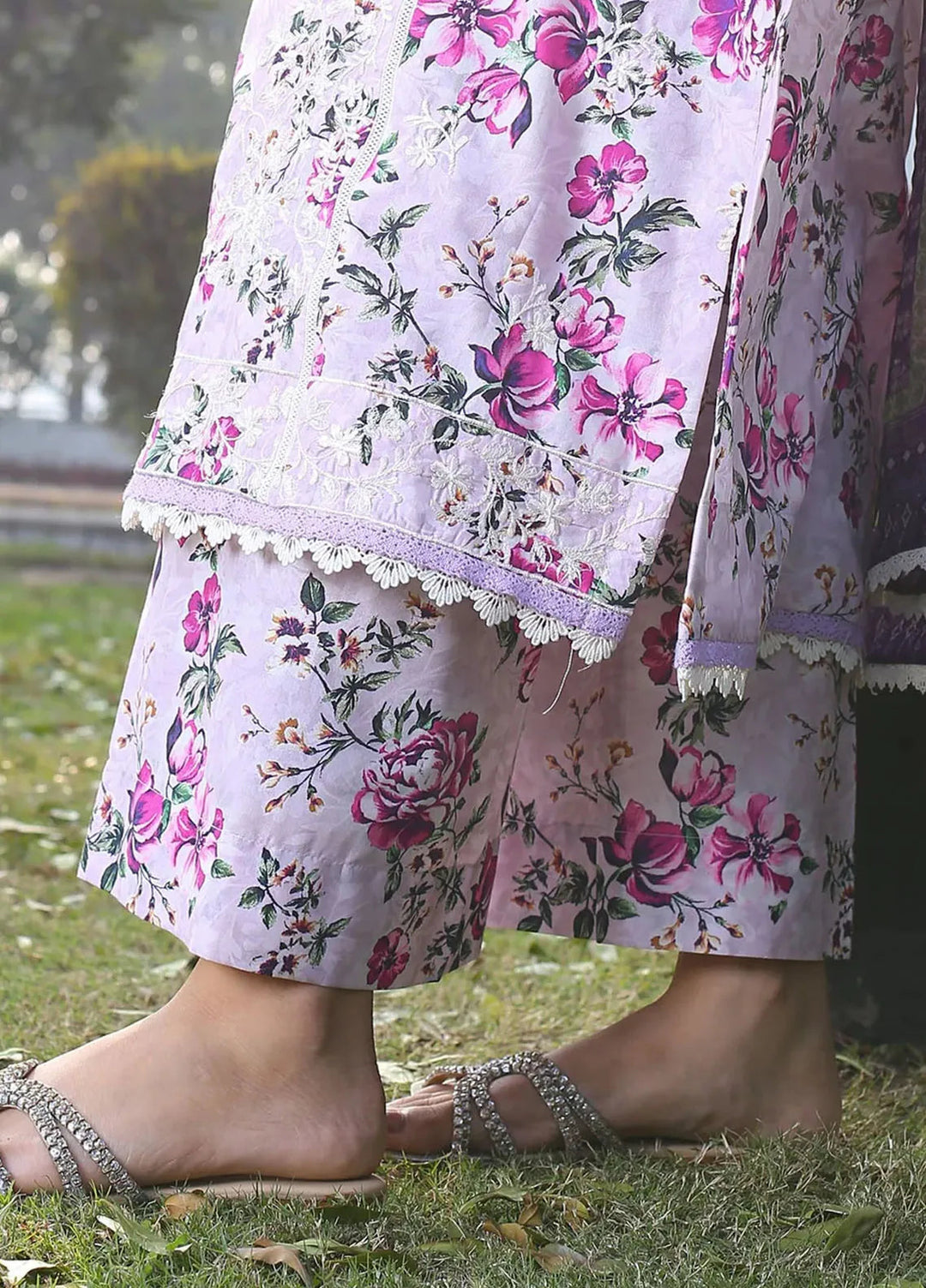 Zyna Embroidered Lawn Suit Unstitched 3 Piece ZYN25L D5-Sia - Summer Collection