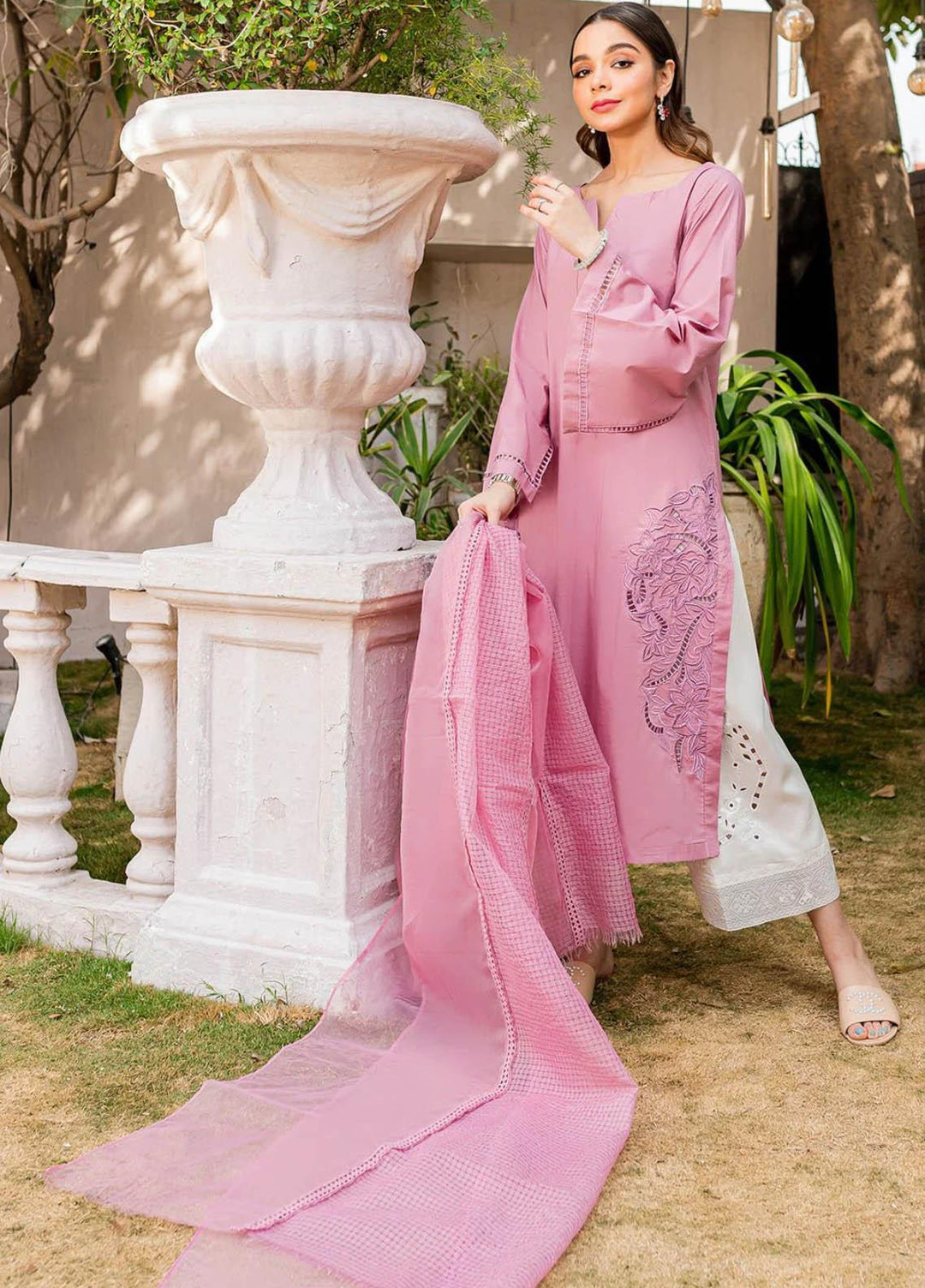 Zoya & Fatima Pret  Lawn 3 Piece Suit ZOF23P Aylin