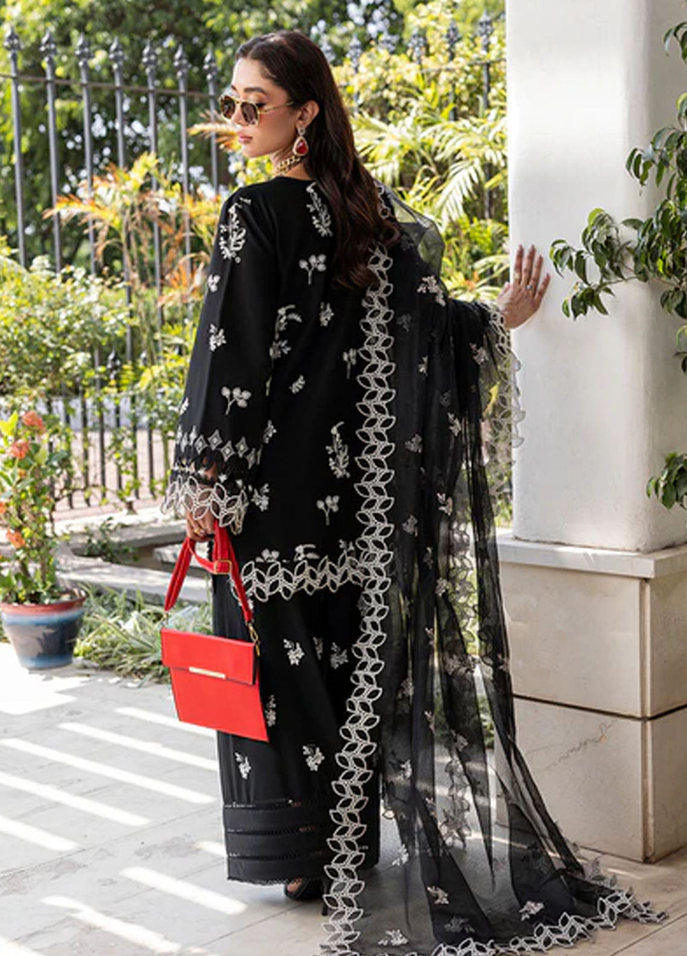Zuri Pret Embroidered Lawn 3 Piece Suit Diana LP-03 Black