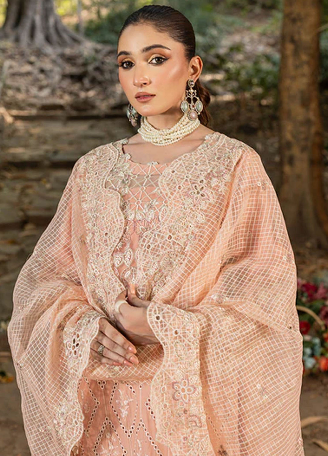 Zuri Pret Embroidered Lawn 3 Piece Suit Mehtaab UN-102 Peach