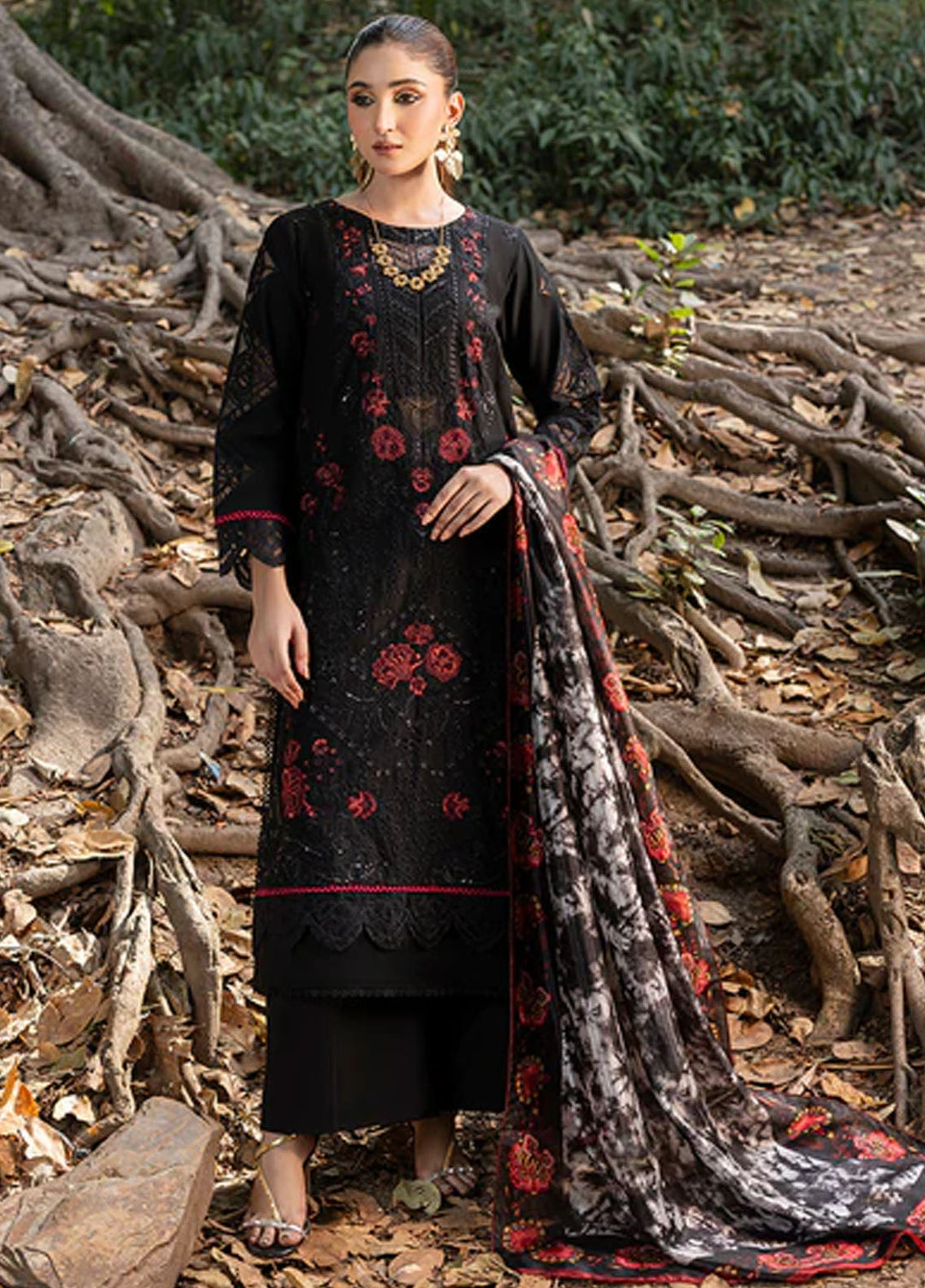 Zuri Pret Embroidered Lawn 3 Piece Suit Najmeh UN-105 Black