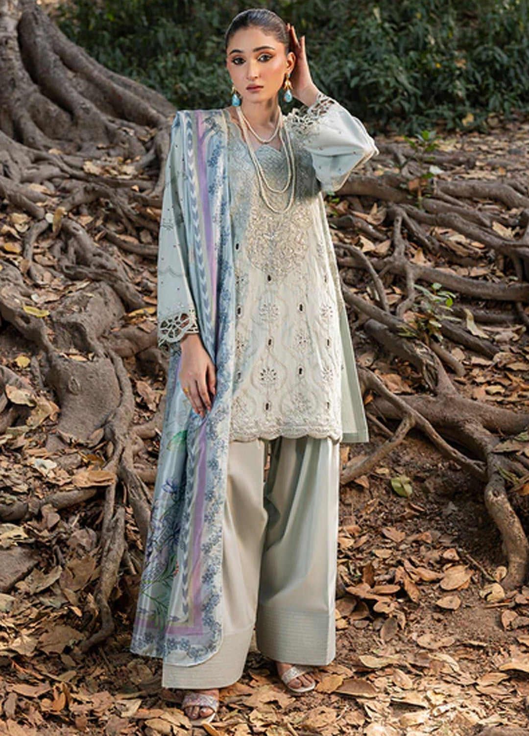 Zuri Pret Embroidered Lawn Silk 3 Piece Suit Dilara UN-106 Aqua