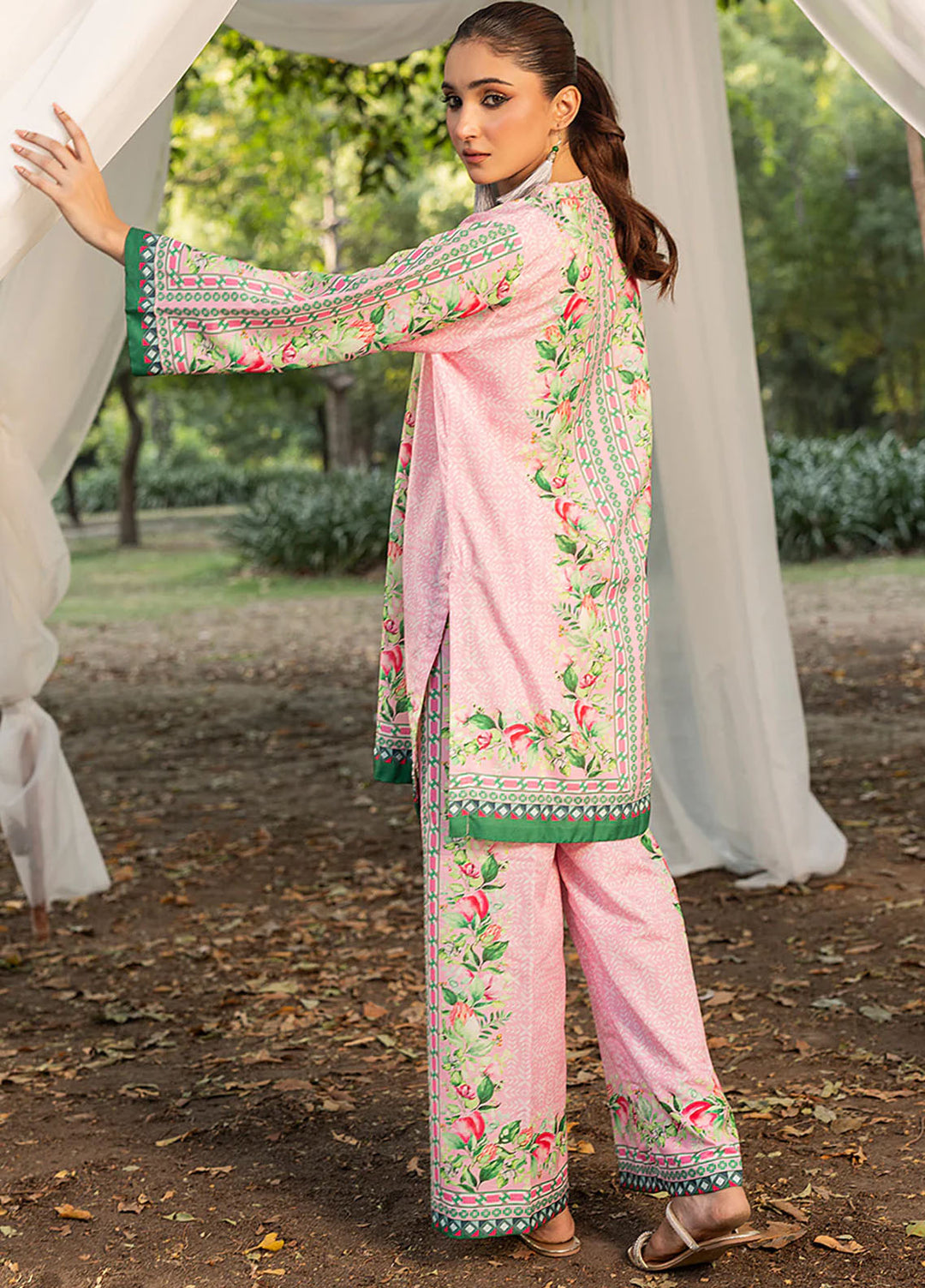 Zuri Pret Printed Lawn 2 Piece Suit Nafees ZS-39 Pink